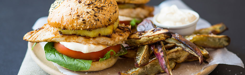 CHICKEN BURGER & WEDGES CHICKEN BURGER & WEDGES